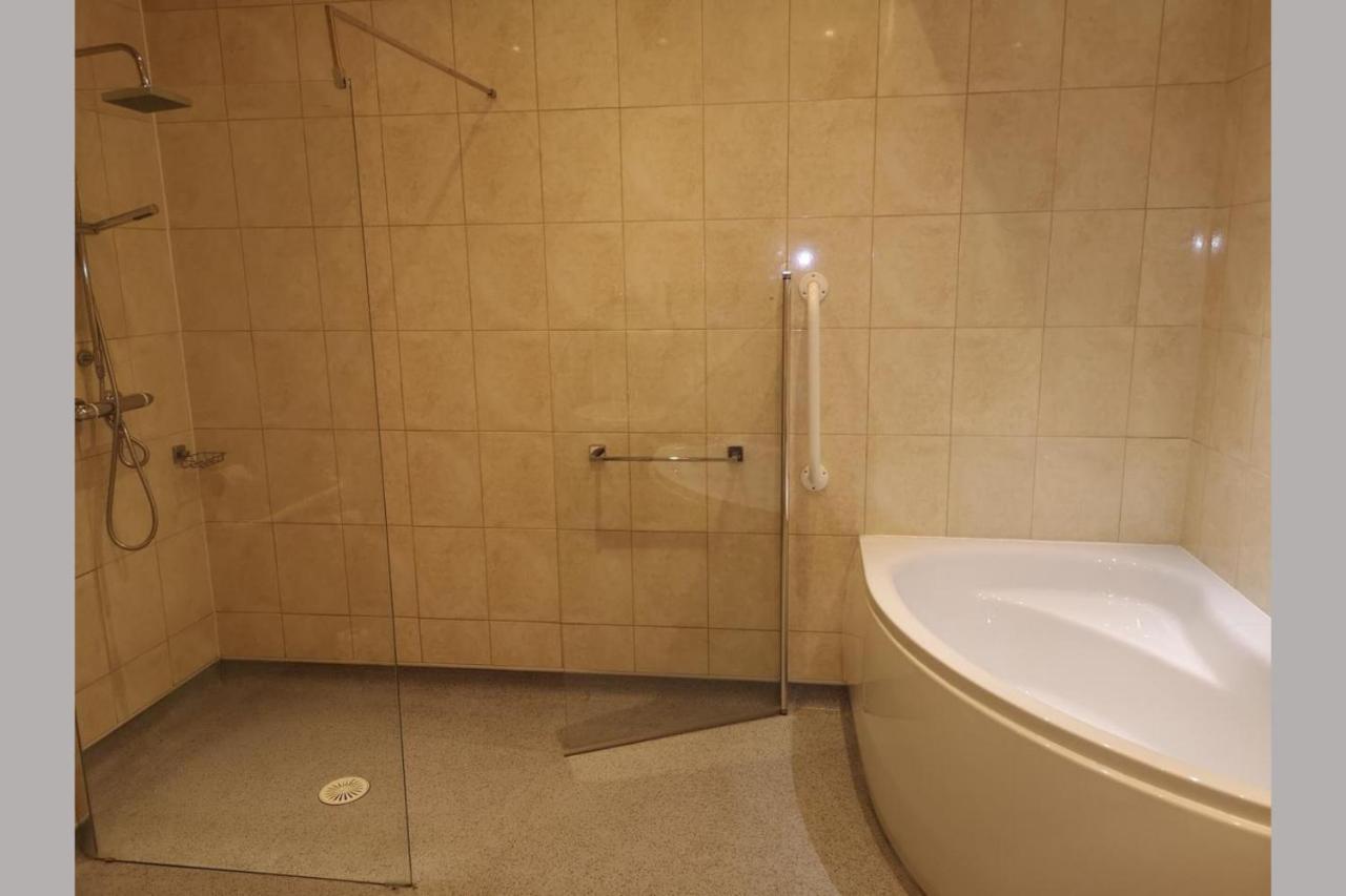 The R Inn Hotel ديسبرو المظهر الخارجي الصورة